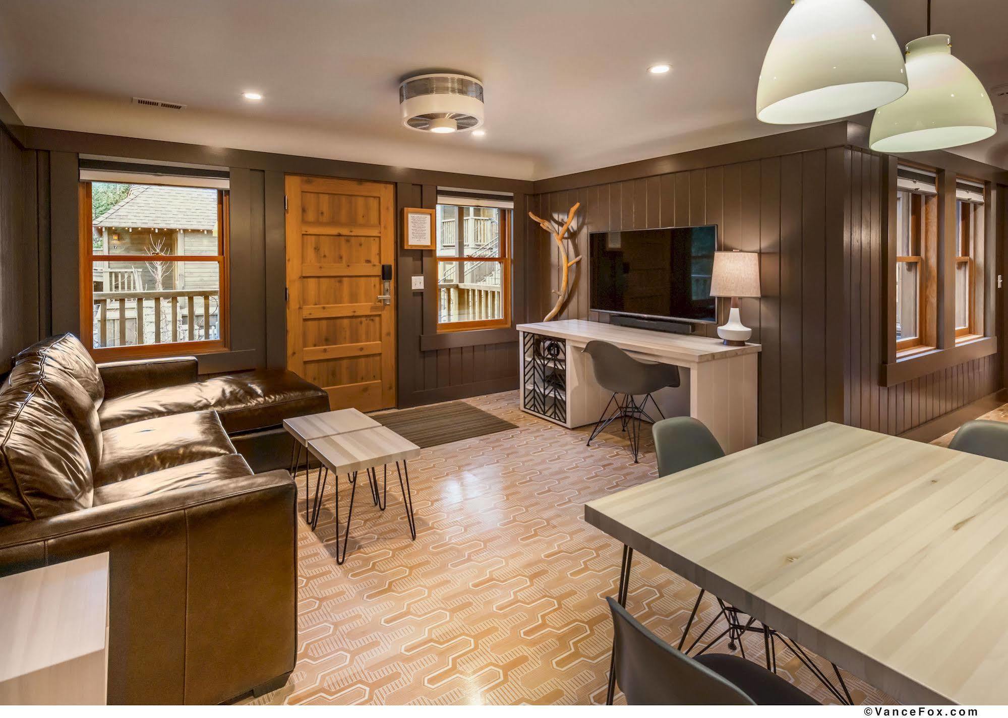 Cedar Crest Cottages Homewood ภายนอก รูปภาพ
